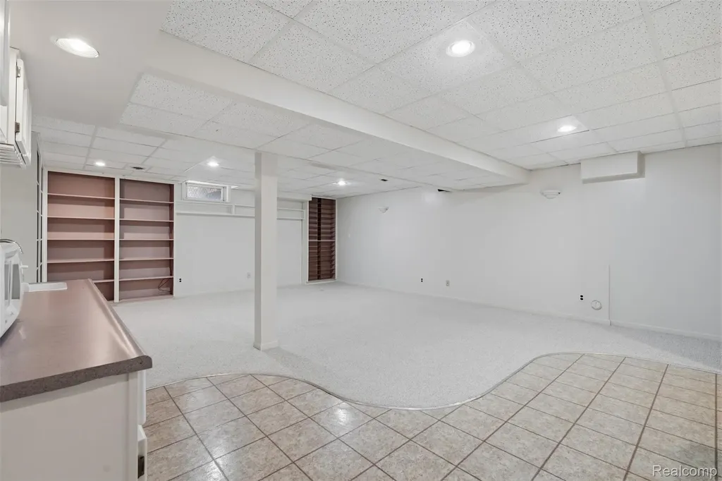 309 Pineknoll Court Brighton City MI 48116
