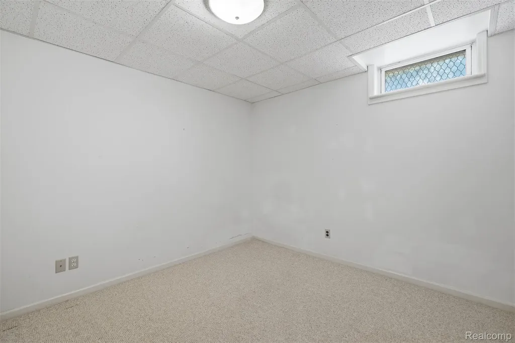 309 Pineknoll Court Brighton City MI 48116