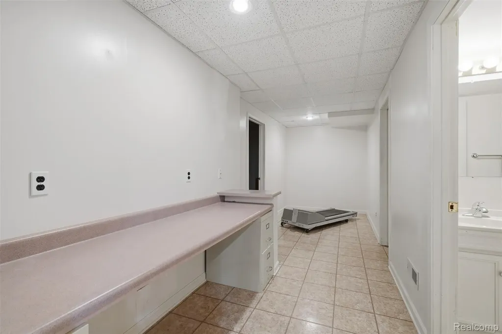309 Pineknoll Court Brighton City MI 48116