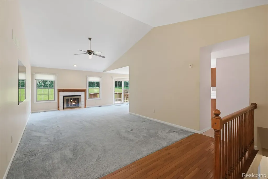 309 Pineknoll Court Brighton City MI 48116