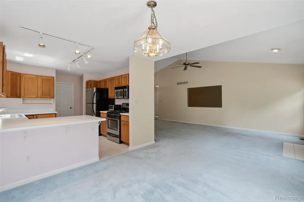 309 Pineknoll Court Brighton City MI 48116