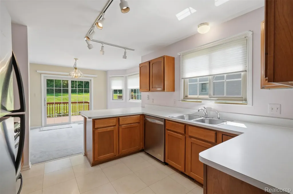 309 Pineknoll Court Brighton City MI 48116