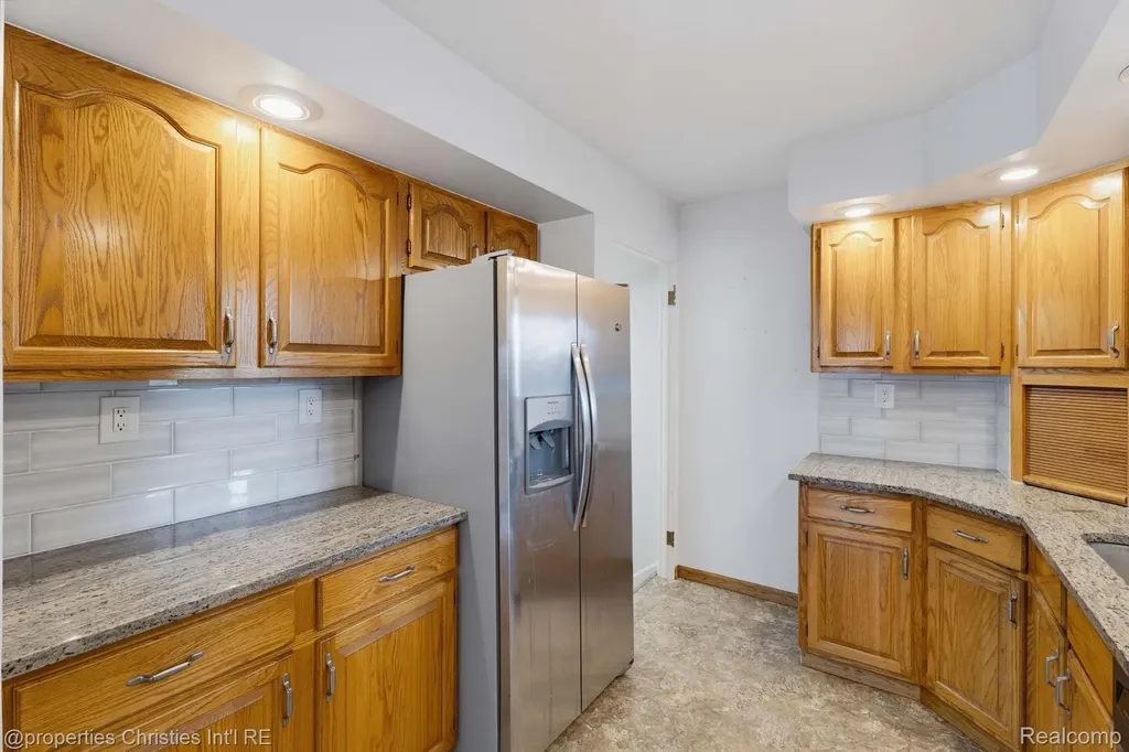 1213 Langley Boulevard Clawson City MI 48017