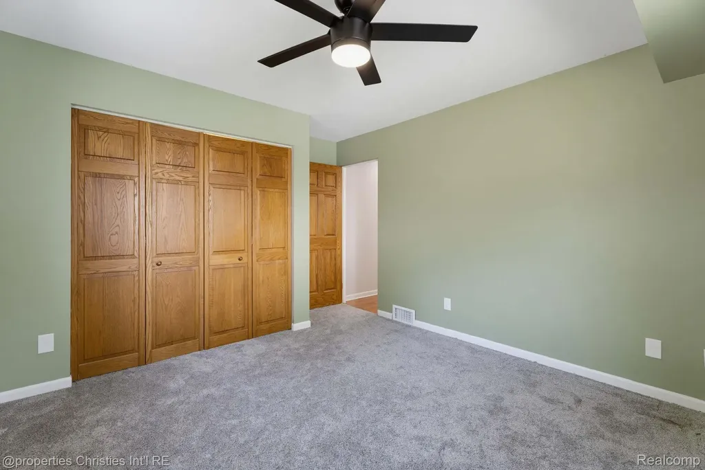1213 Langley Boulevard Clawson City MI 48017