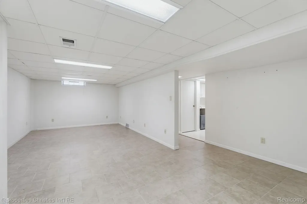 1213 Langley Boulevard Clawson City MI 48017