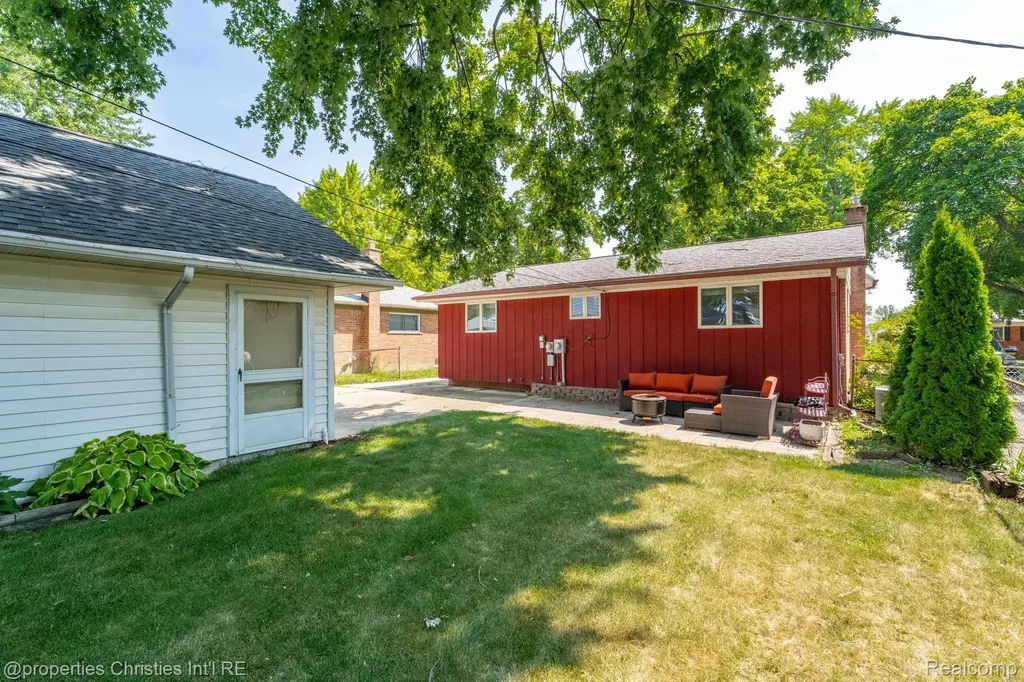 1213 Langley Boulevard Clawson City MI 48017