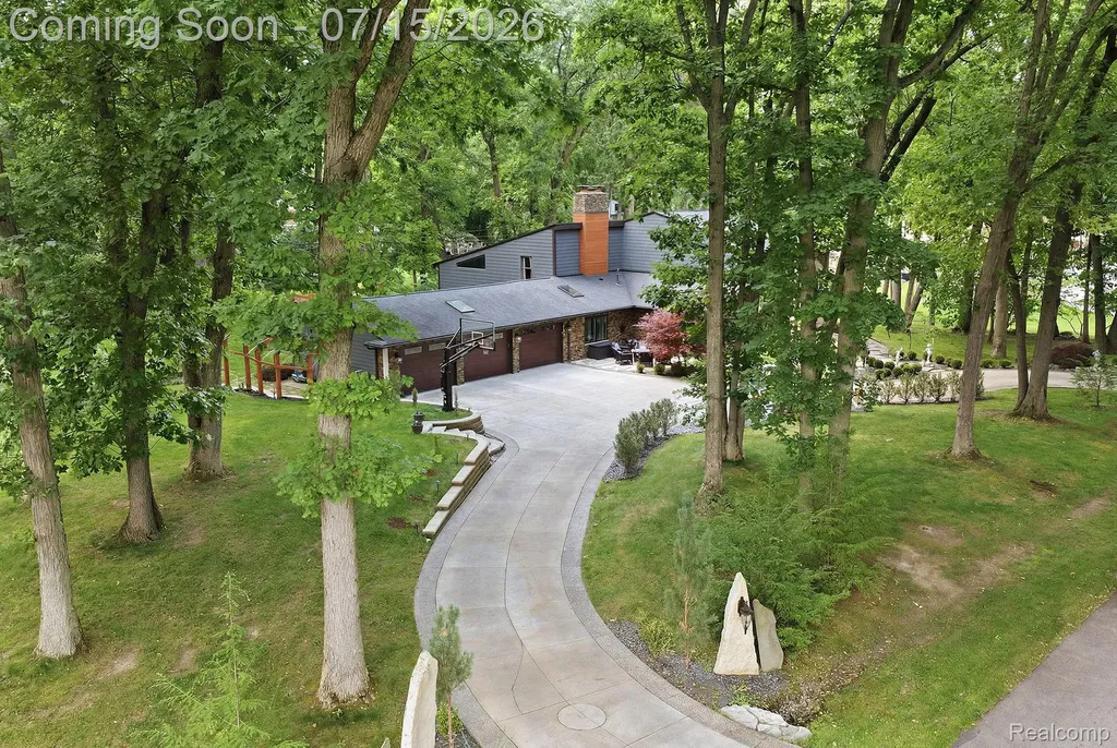 1258 Priscilla Lane Rochester Hills City MI 48309