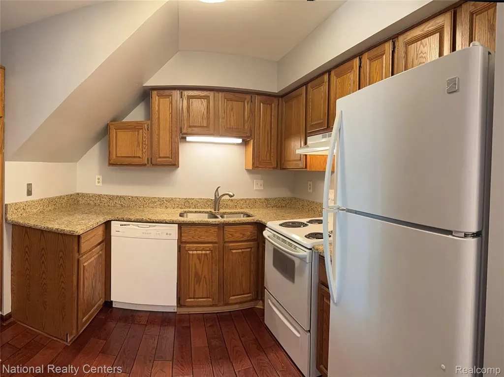 212 Pinewood Drive Plymouth City MI 48170