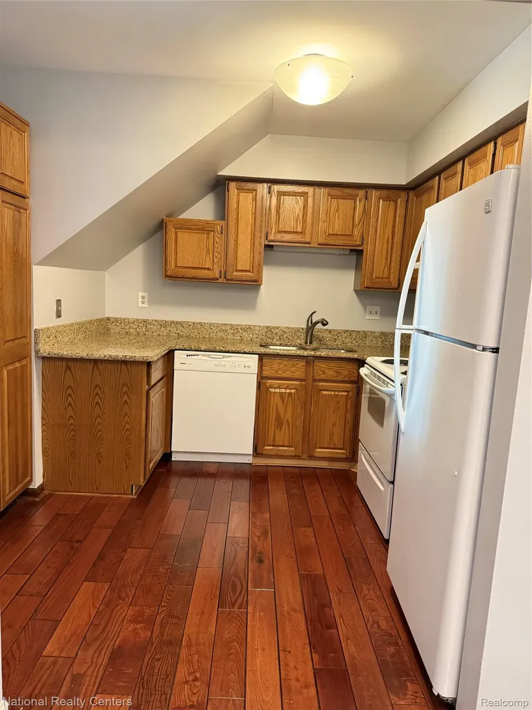212 Pinewood Drive Plymouth City MI 48170