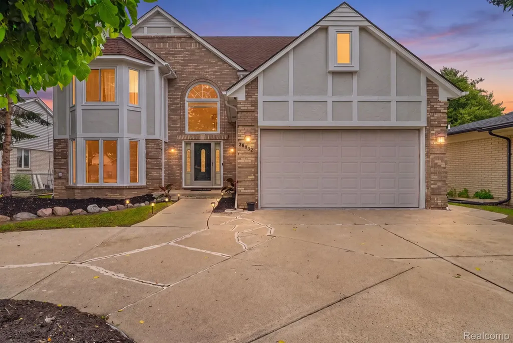 36832 Melbourne Drive Sterling Heights City MI 48312