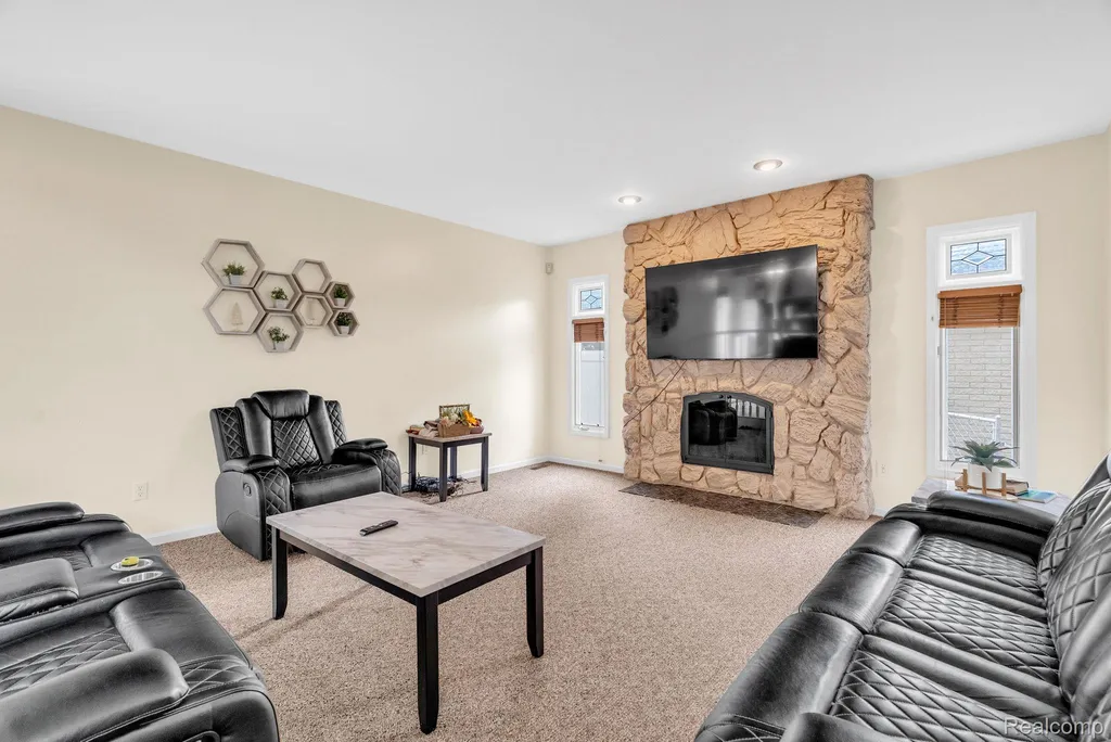 36832 Melbourne Drive Sterling Heights City MI 48312