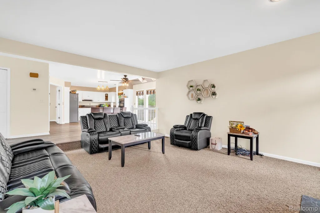 36832 Melbourne Drive Sterling Heights City MI 48312