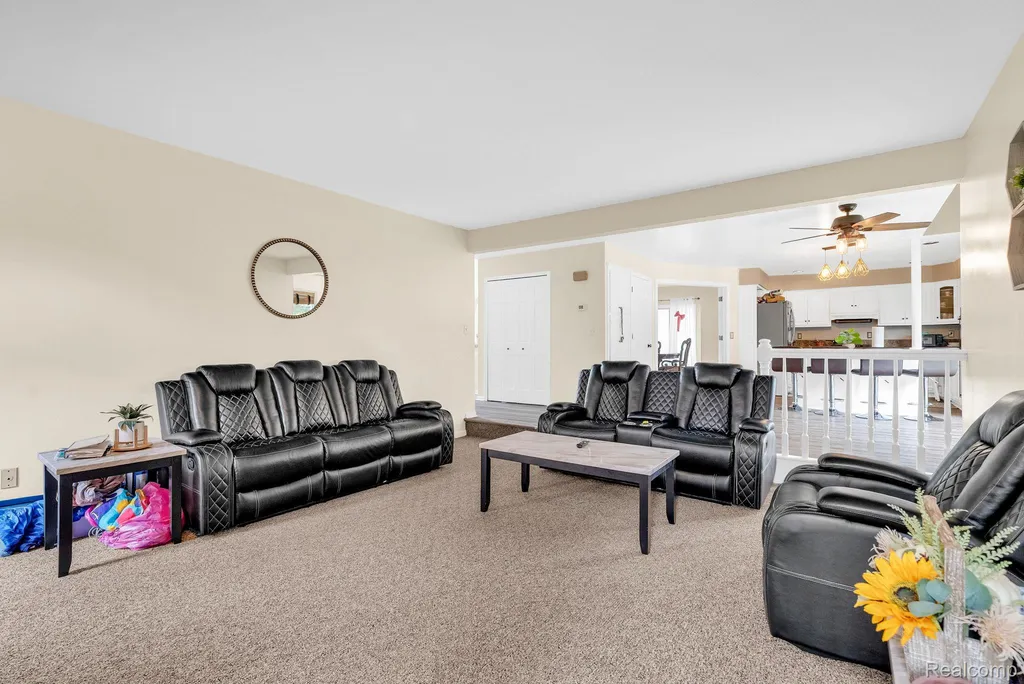 36832 Melbourne Drive Sterling Heights City MI 48312