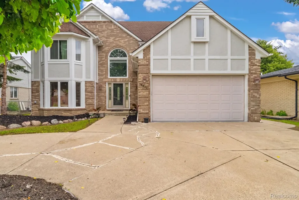 36832 Melbourne Drive Sterling Heights City MI 48312