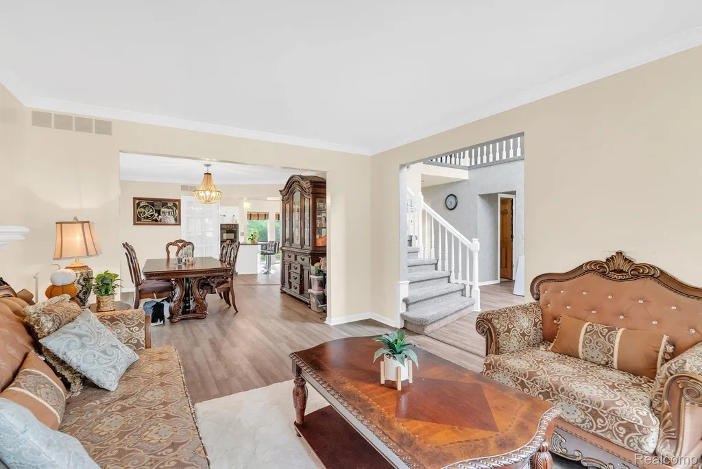 36832 Melbourne Drive Sterling Heights City MI 48312