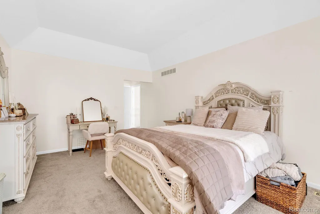 36832 Melbourne Drive Sterling Heights City MI 48312