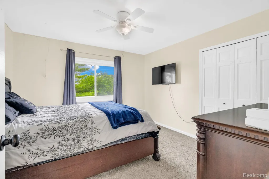 36832 Melbourne Drive Sterling Heights City MI 48312