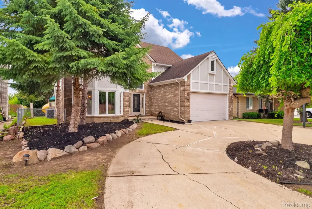 36832 Melbourne Drive Sterling Heights City MI 48312
