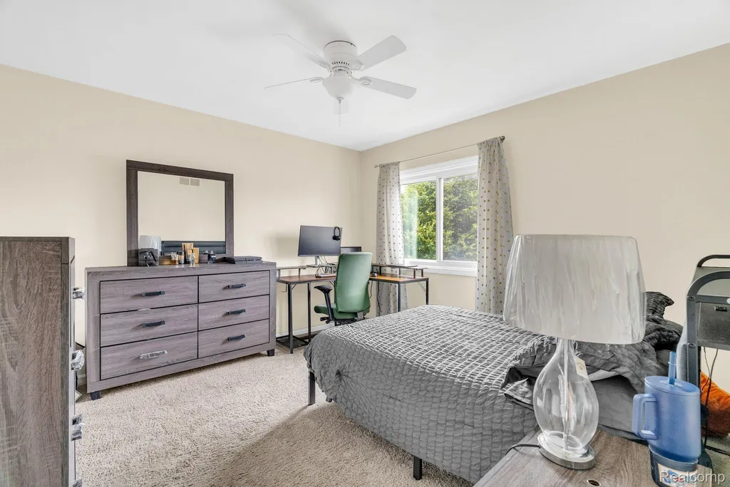 36832 Melbourne Drive Sterling Heights City MI 48312