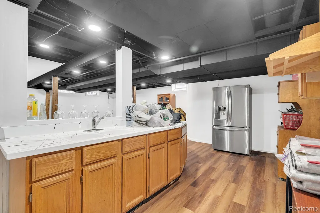 36832 Melbourne Drive Sterling Heights City MI 48312