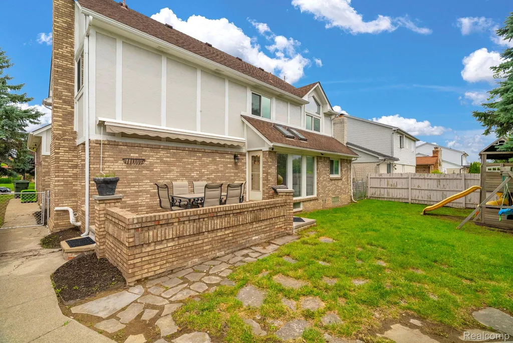 36832 Melbourne Drive Sterling Heights City MI 48312