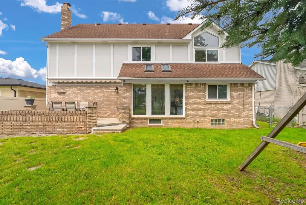 36832 Melbourne Drive Sterling Heights City MI 48312