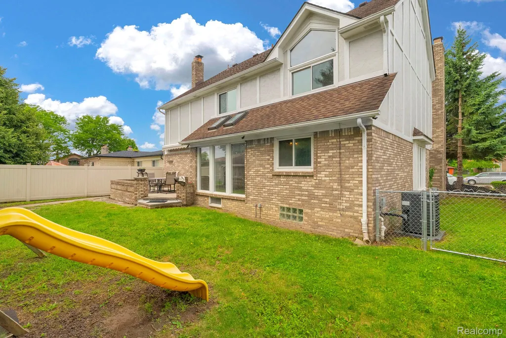 36832 Melbourne Drive Sterling Heights City MI 48312