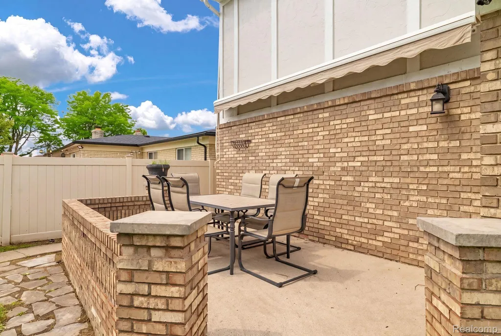 36832 Melbourne Drive Sterling Heights City MI 48312