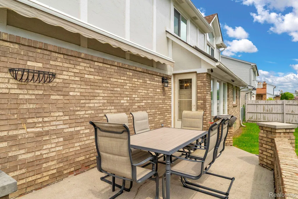 36832 Melbourne Drive Sterling Heights City MI 48312
