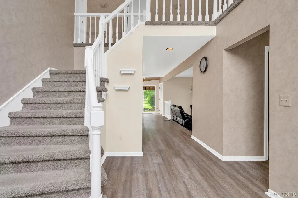 36832 Melbourne Drive Sterling Heights City MI 48312