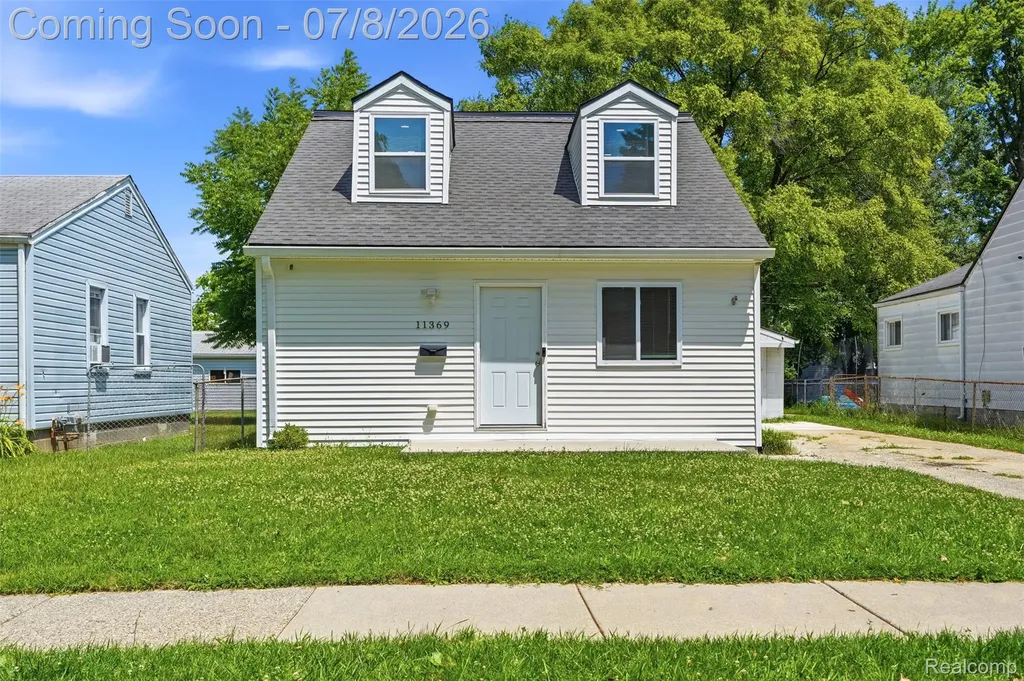 11369 Cadillac Avenue Warren City MI 48089