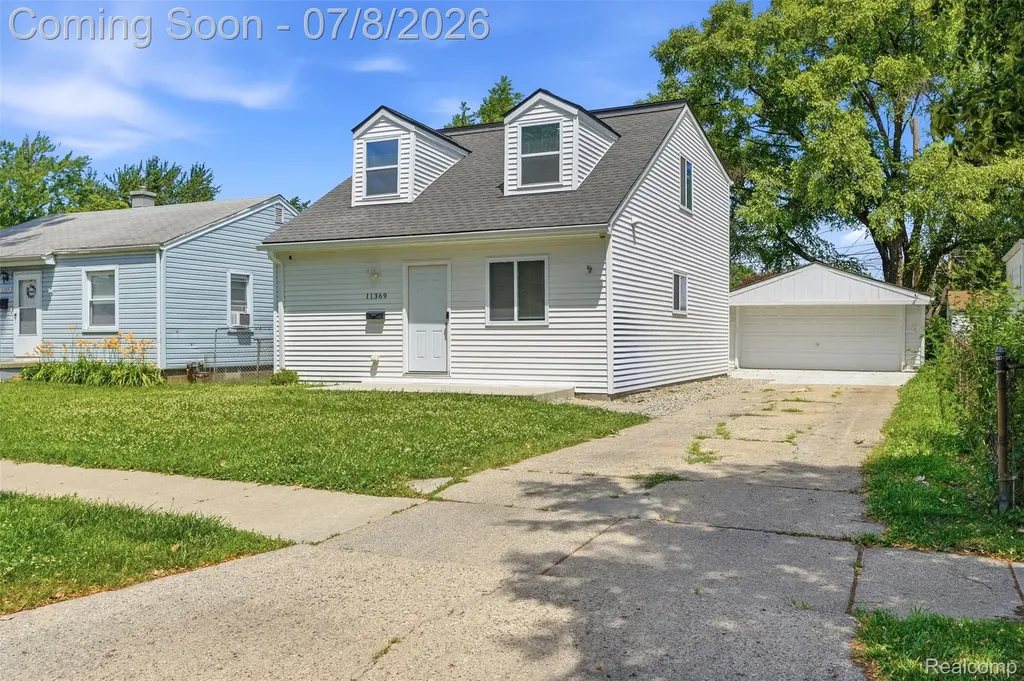 11369 Cadillac Avenue Warren City MI 48089