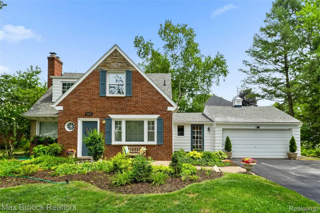 2425 Rutherford Road Bloomfield Hills City MI 48302