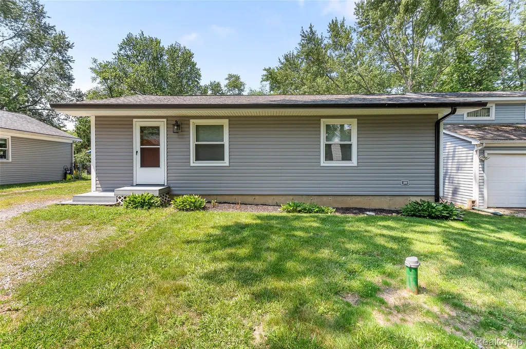 3322 Royal Boulevard Commerce Charter Township MI 48382