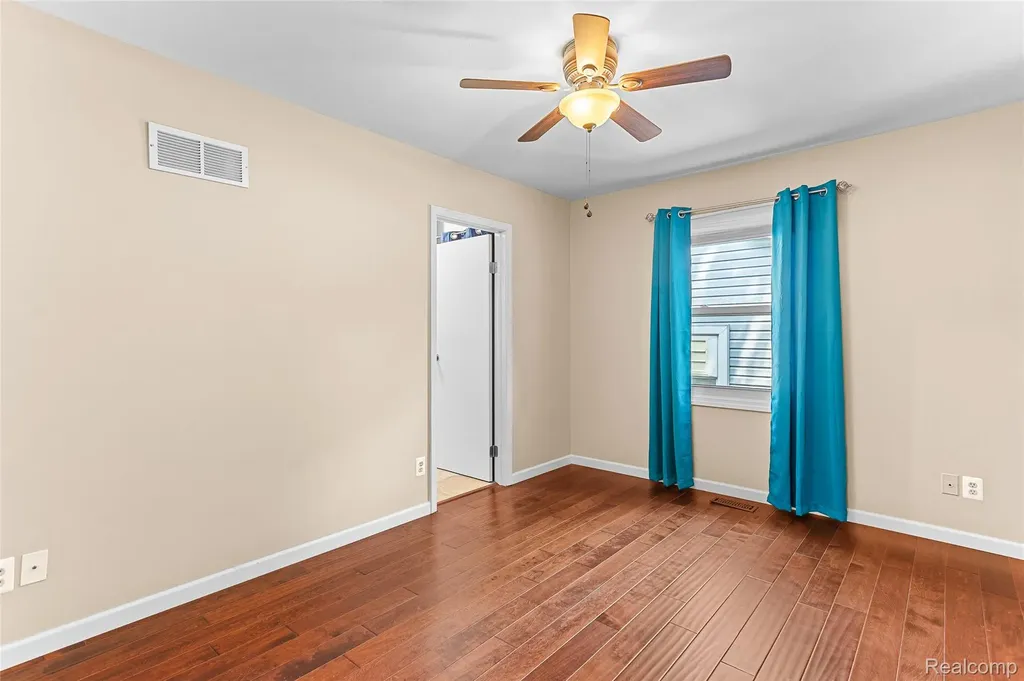 3322 Royal Boulevard Commerce Charter Township MI 48382