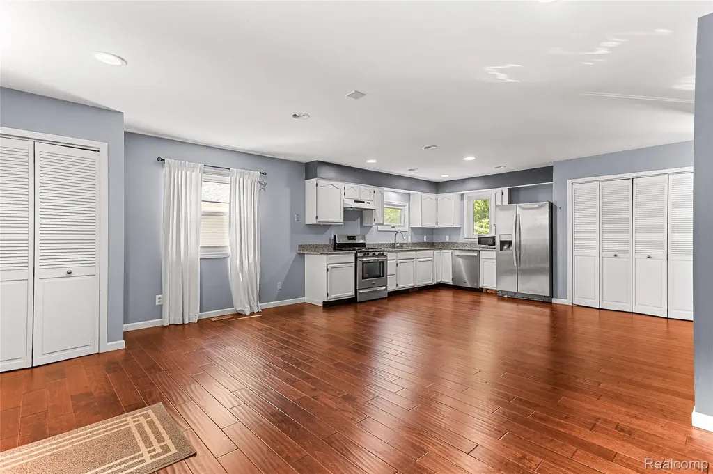 3322 Royal Boulevard Commerce Charter Township MI 48382