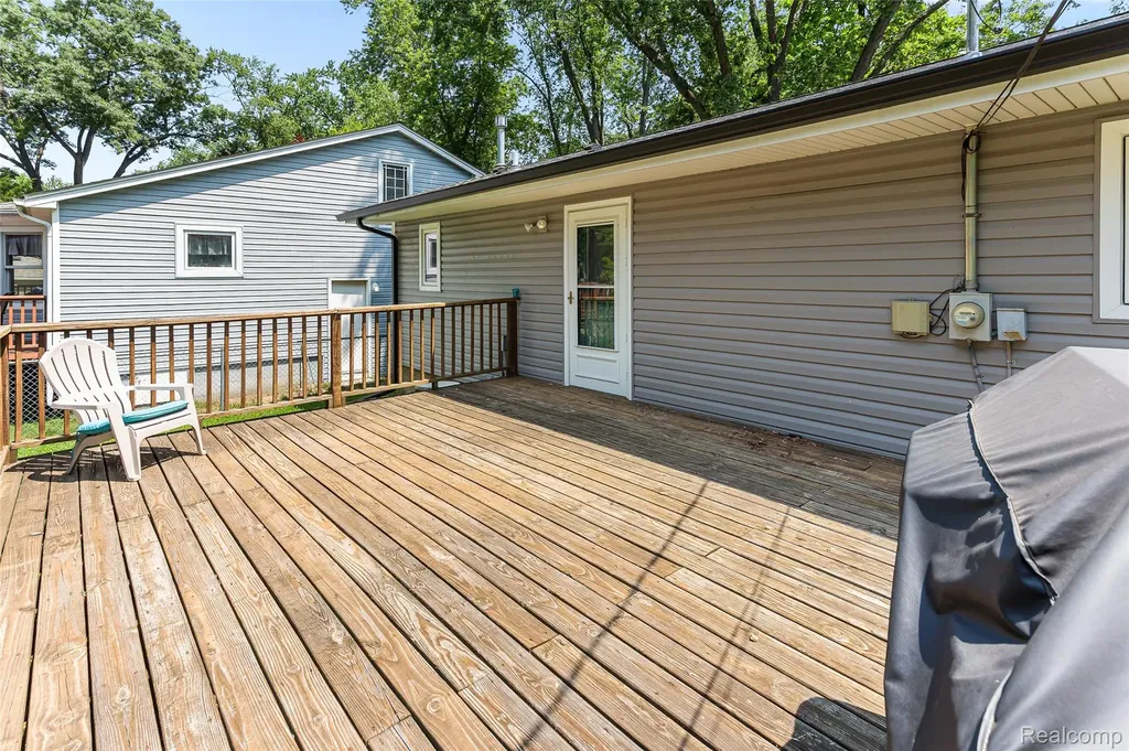 3322 Royal Boulevard Commerce Charter Township MI 48382