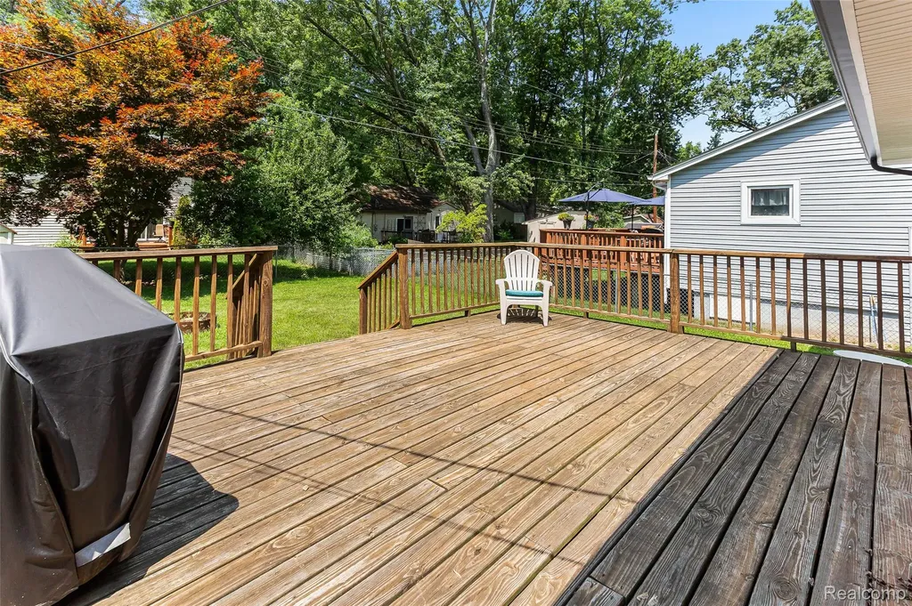 3322 Royal Boulevard Commerce Charter Township MI 48382