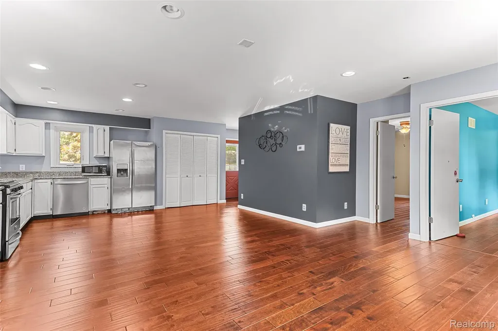 3322 Royal Boulevard Commerce Charter Township MI 48382
