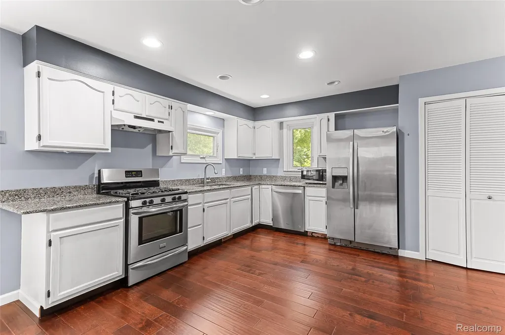 3322 Royal Boulevard Commerce Charter Township MI 48382