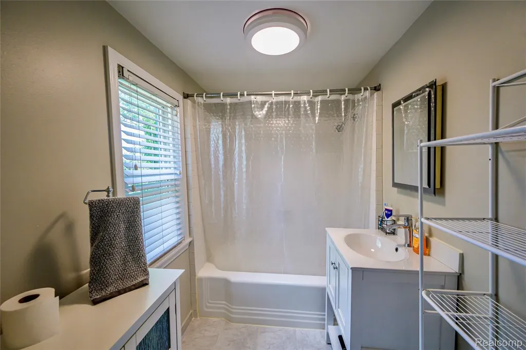 3566 Buckingham Avenue Berkley City MI 48072