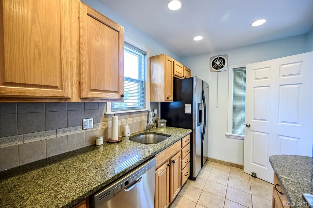 3566 Buckingham Avenue Berkley City MI 48072