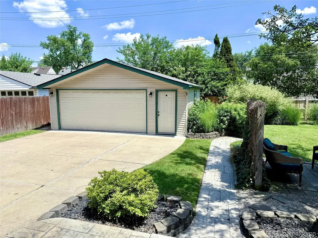 3566 Buckingham Avenue Berkley City MI 48072