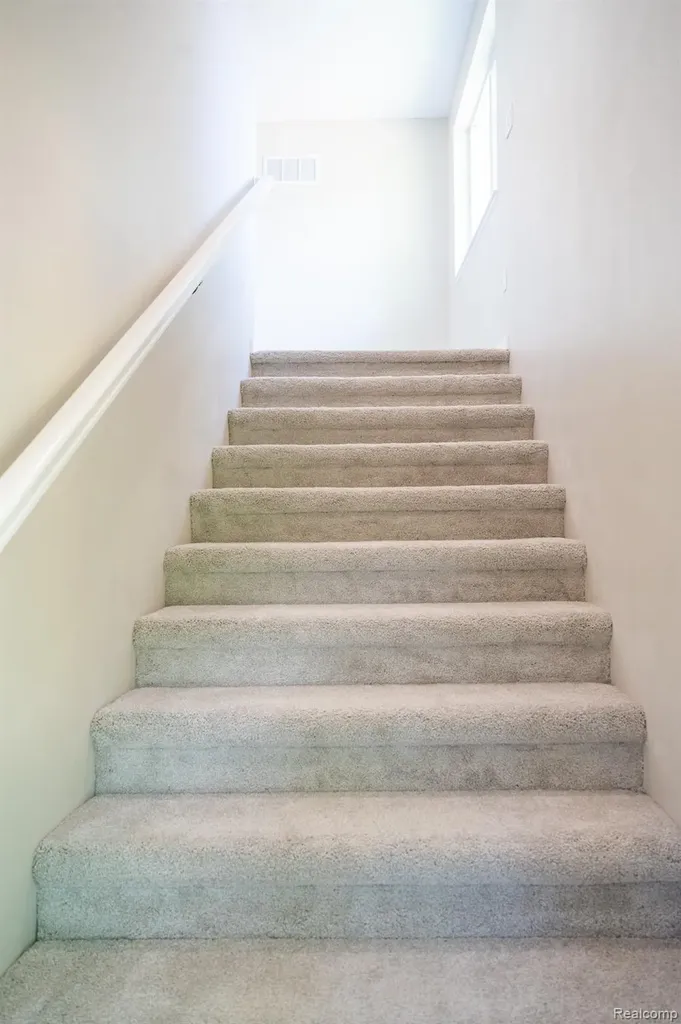 375 Lamothe Drive Waterford Charter Township MI 48327