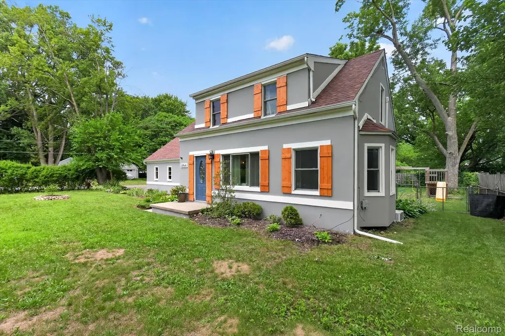 21154 Flanders Street Farmington Hills City MI 48335