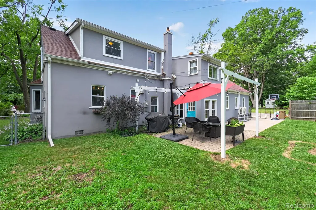 21154 Flanders Street Farmington Hills City MI 48335