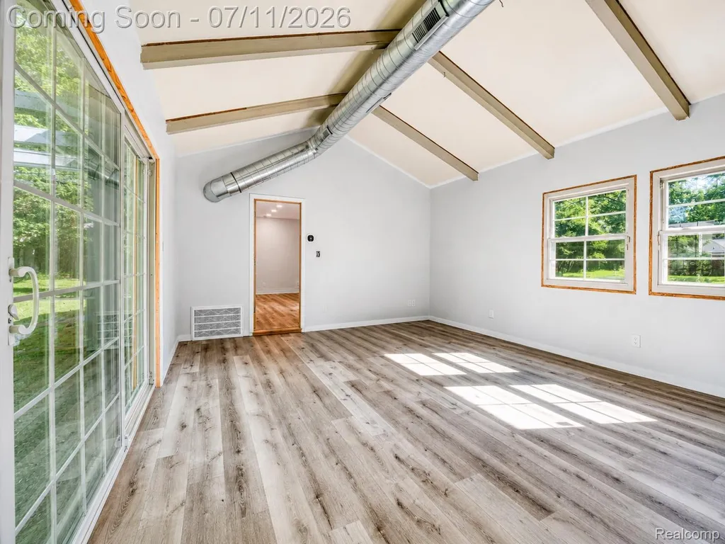 31555 Westlady Drive Beverly Hills Village MI 48025
