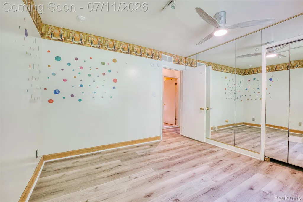 31555 Westlady Drive Beverly Hills Village MI 48025
