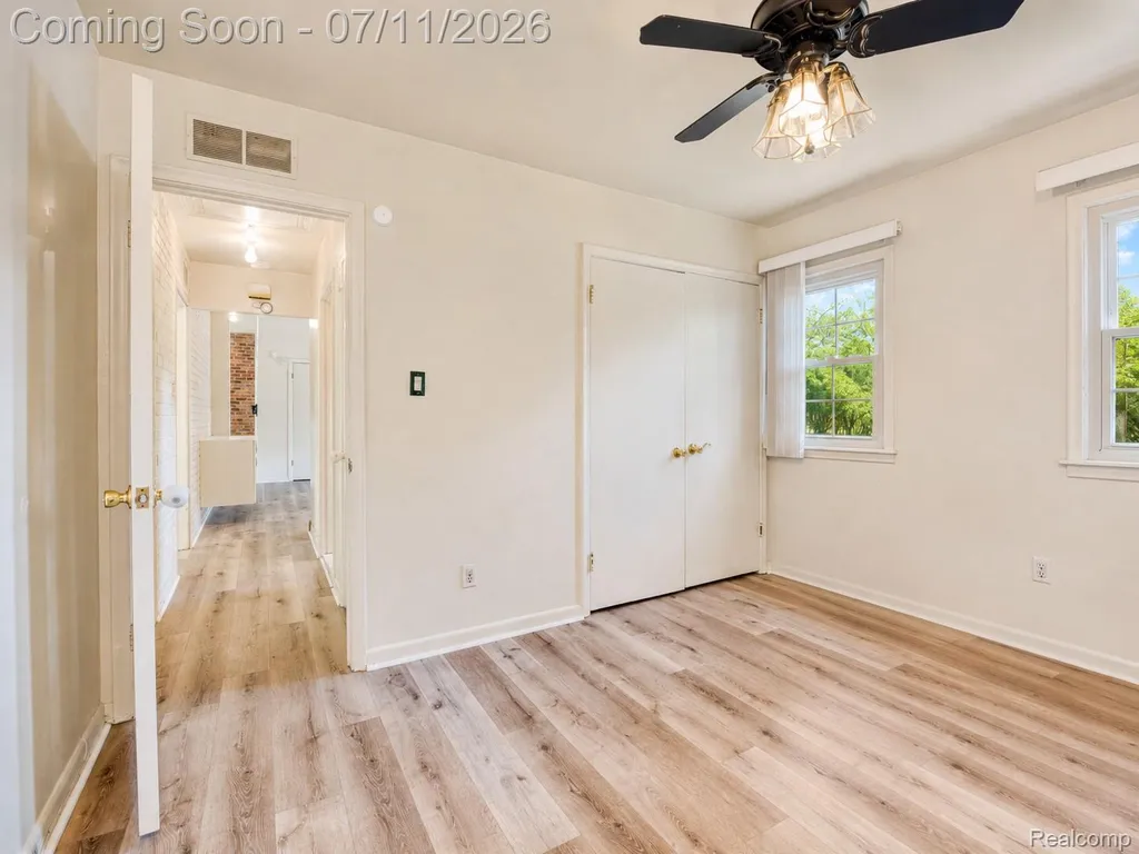 31555 Westlady Drive Beverly Hills Village MI 48025