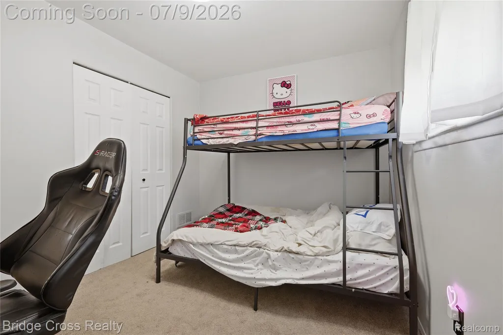 21740 Wellington Avenue Warren City MI 48089